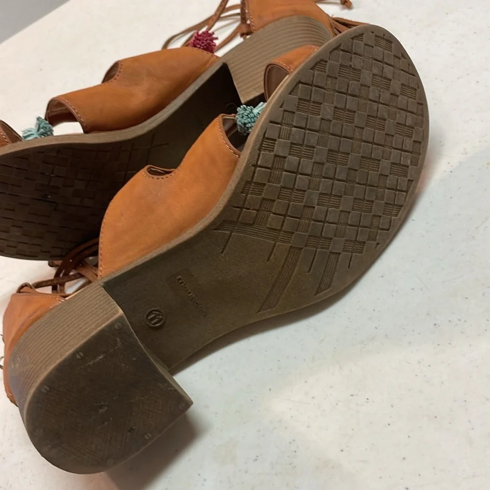 Maurice’s Ember Women's Tan Sandals with Colorful Accents - Picture 8 of 10